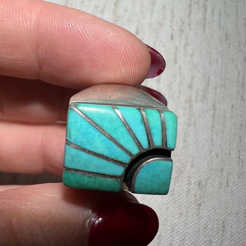 Men's Zuni Amy Quandelacy Turquoise Inlay Sunburst Sterling Silver Ring - Picture 14 of 15